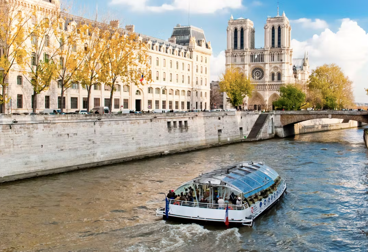 Croisière promenade d'une heure sur la Seine depuis la Tour Eiffel
